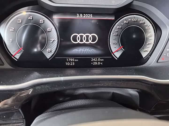 Audi Q3 2024 35 TFSI — фото 10