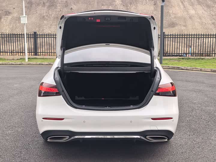 Mercedes-Benz E-Class 2021 E 300 L — фото 27