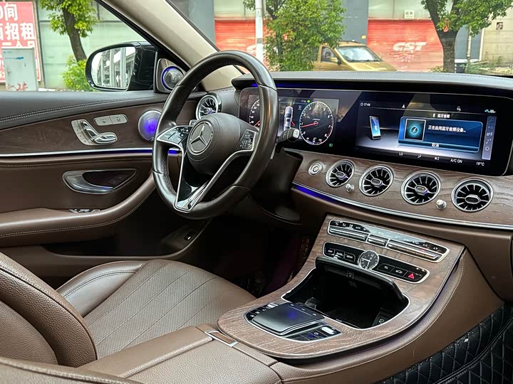 Mercedes-Benz E-Class 2019 E 300 L Luxury — фото 15