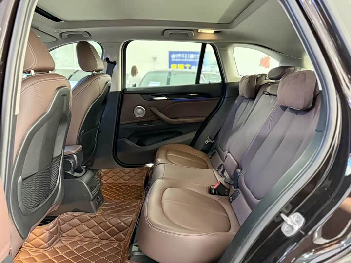 BMW X1 2021 s Drive 20 Li — фото 6