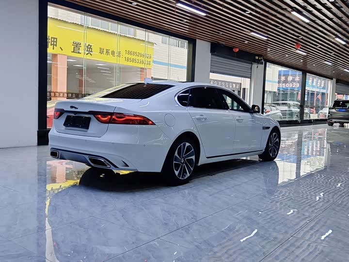 Jaguar XFL 2023 XFL 2.0 T P 200 2 WD — фото 15