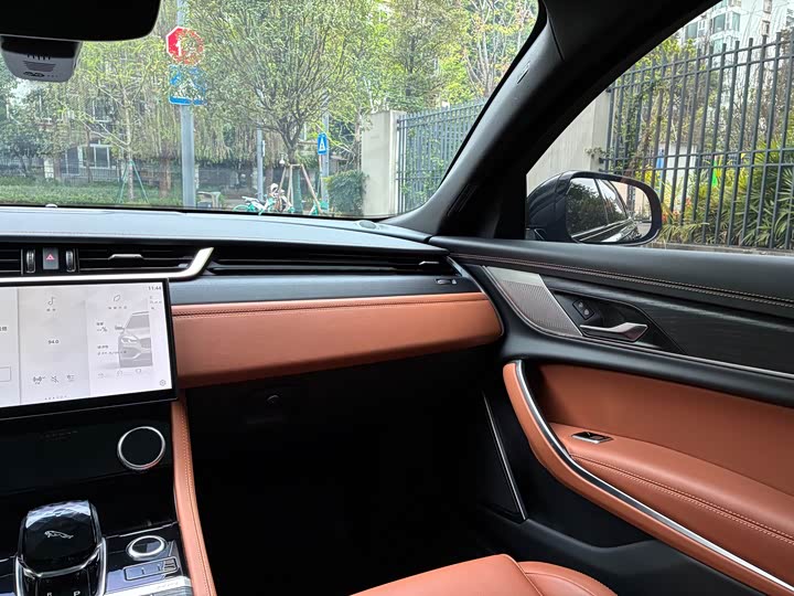Jaguar XFL 2021 XFL 2.0 T P 250 2 WD — фото 10