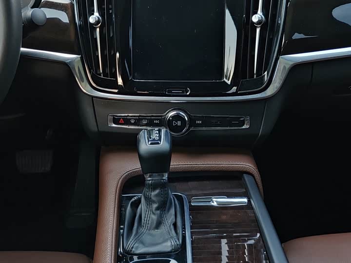 Volvo S90 2018 T 4 — фото 17