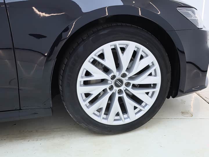 Audi A7L 2024 45 TFSI S-line — фото 18
