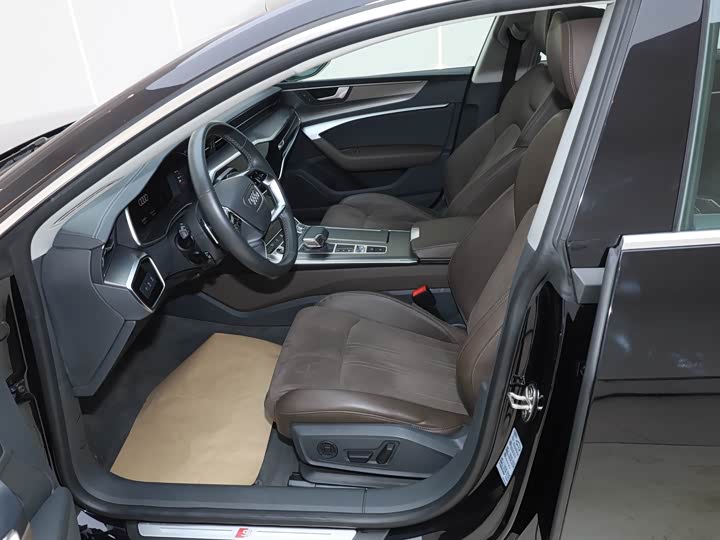 Audi A7L 2024 45 TFSI S-line — фото 27