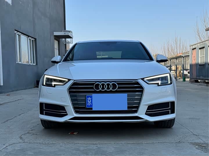 Audi A4L 2018 30 40 TFSI — фото 2