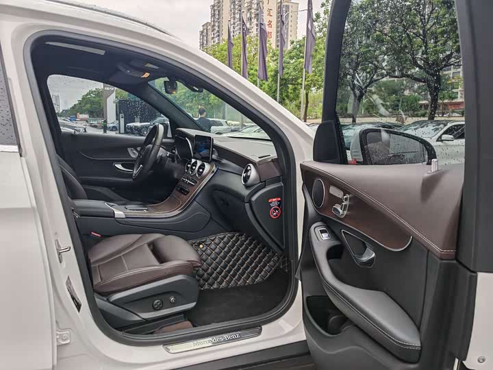 Mercedes-Benz GLC 2021 GLC 260 L 4 MATIC Luxury — фото 18