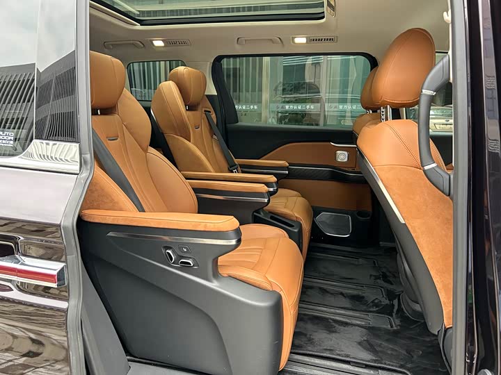 Hongqi HQ9 PHEV 2024 2.0 T 4 WD — фото 8