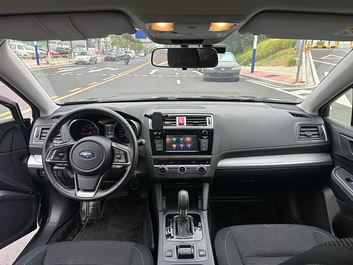 Subaru Legacy — фото 21