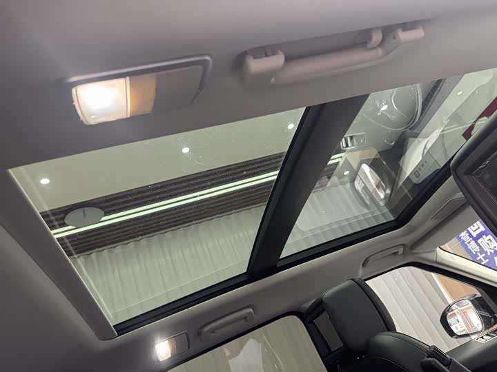 Land Rover Range Rover Sport — фото 19