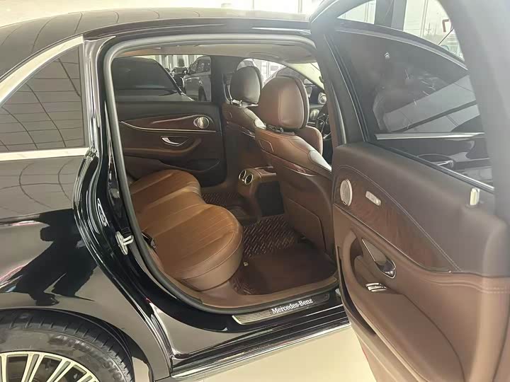 Mercedes-Benz E-Class 2018 E 200 L — фото 6