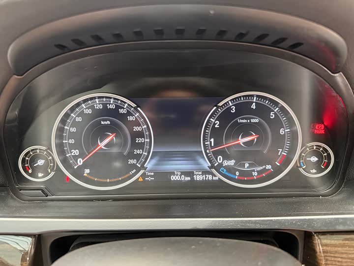 BMW 7 Series 740Li продвинутая — фото 10
