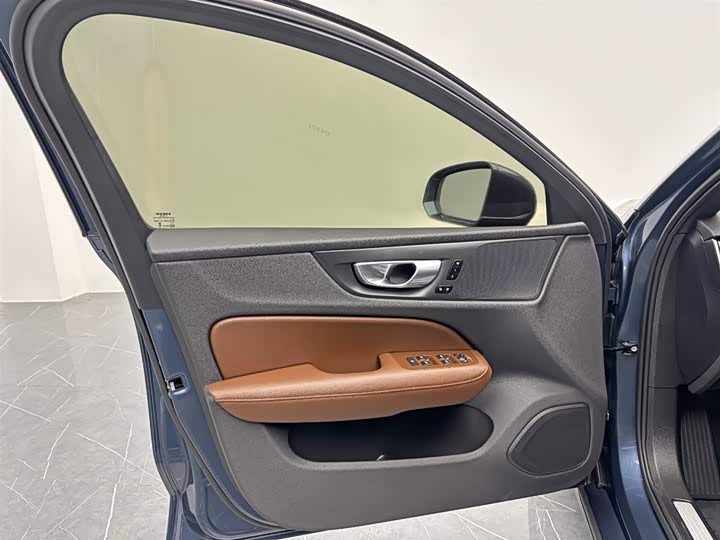 Volvo S60 2023 B 4 — фото 13
