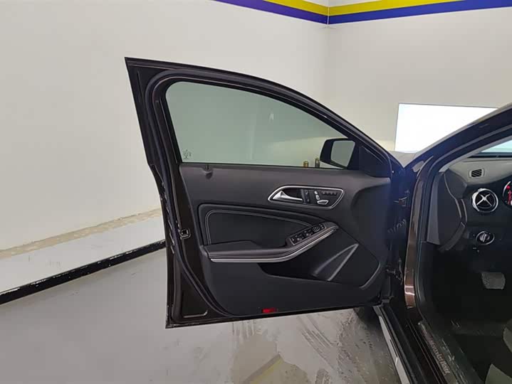 Mercedes-Benz GLA 2018 GLA 200 — фото 7