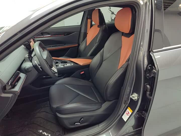 Changan UNI-V 2022 1.5 T Premium — фото 11