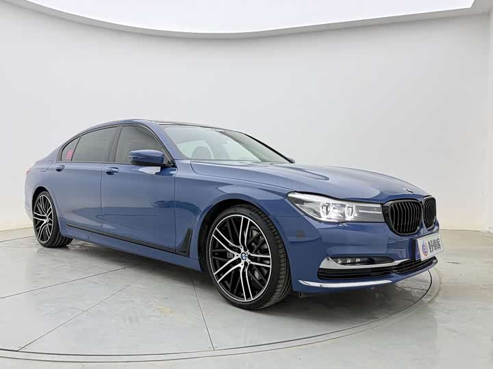 BMW 7-Series 2018 730 Li Leading — фото 3