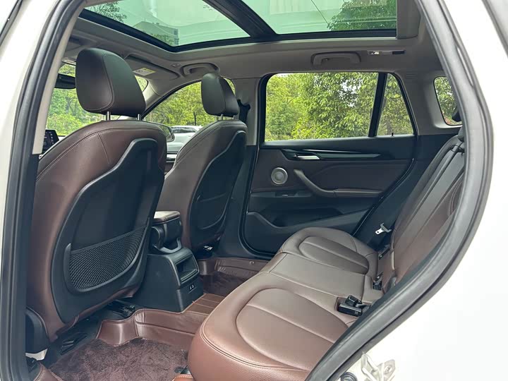 BMW X1 2021 s Drive 20 Li — фото 37