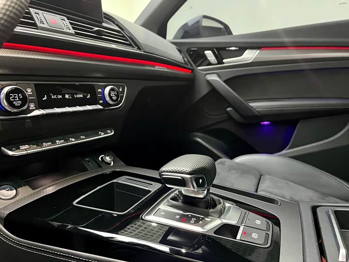 Audi Q5L Sportback 2024 40 TFSI Luxury — фото 10