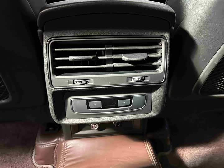 Audi Q7 2024 45 TFSI quattro S line — фото 20
