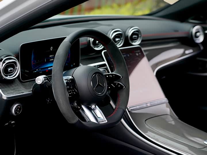 Mercedes-Benz C-Class 2024 AMG C 43 4 MATIC — фото 15
