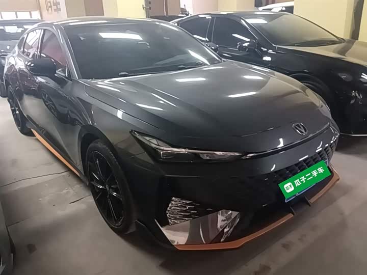 Changan UNI-V 2024 1.5 T Sport — фото 4