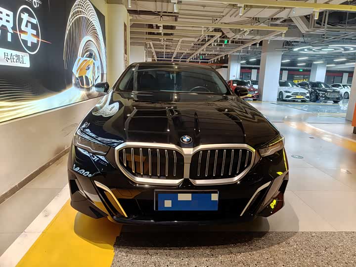 BMW 5 Series 525Li M спортпакет — фото 2