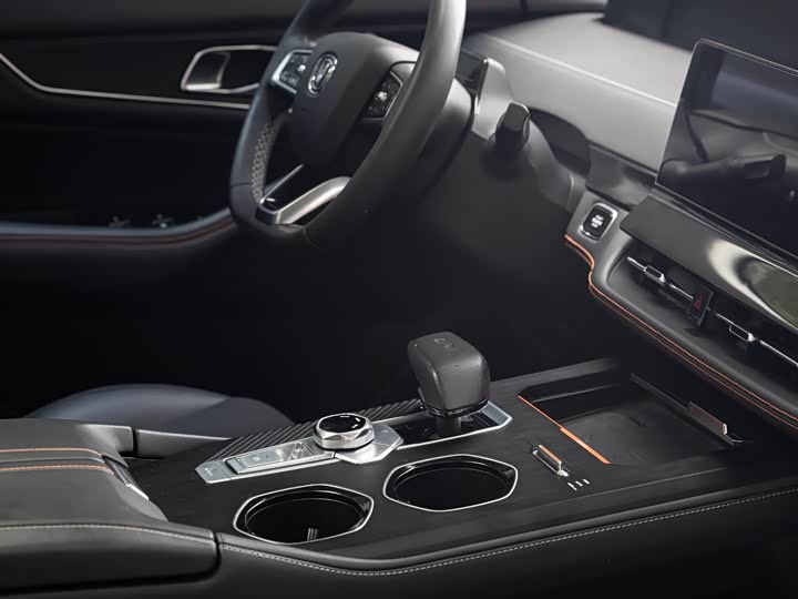 Changan UNI-K 2021 2.0 T Premium — фото 11