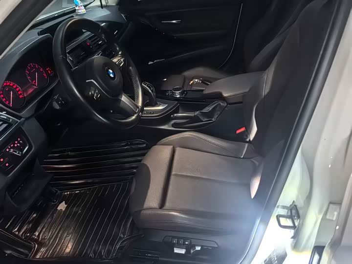 BMW 3-Series 2018 320 Li Leading M — фото 9