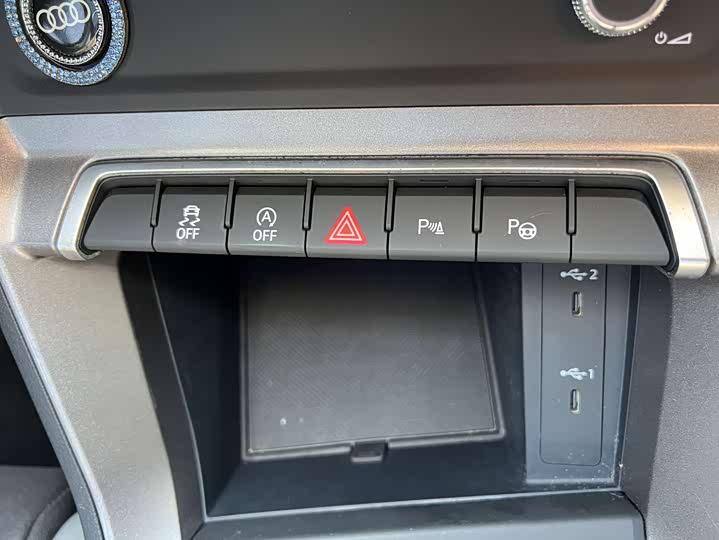 Audi Q3 2023 35 TFSI (1.4 T) — фото 20
