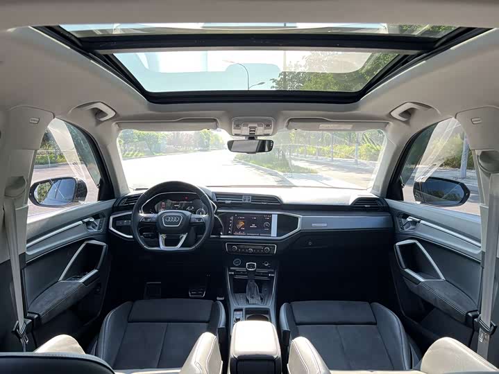 Audi Q3 2023 35 TFSI (1.4 T) — фото 10