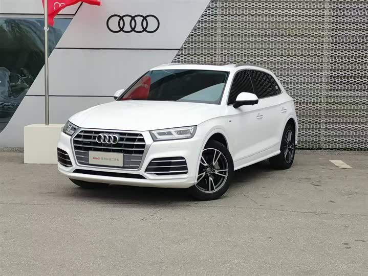 Audi Q5L 2018 40 TFSI V — фото 1