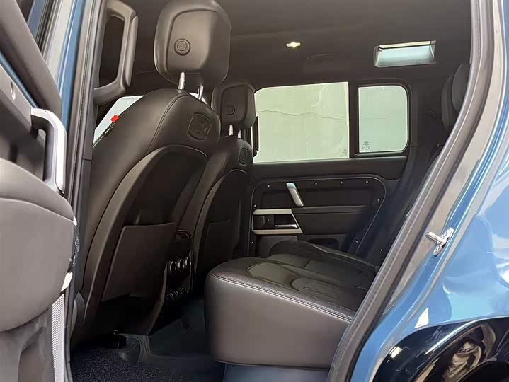 Land Rover Defender — фото 10