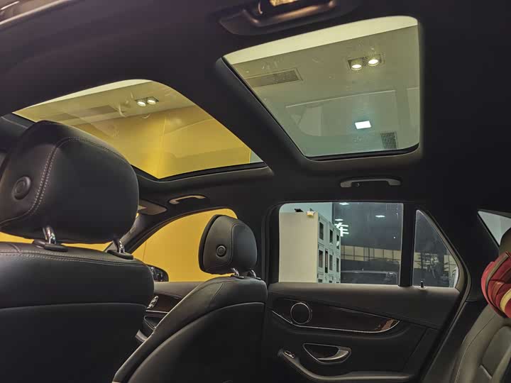 Mercedes-Benz GLC 2017 GLC 260 4 MATIC Luxury — фото 24