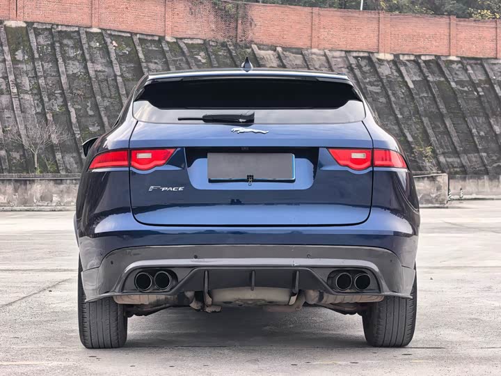 Jaguar F-PACE 2018 2.0 T 4 WD — фото 16