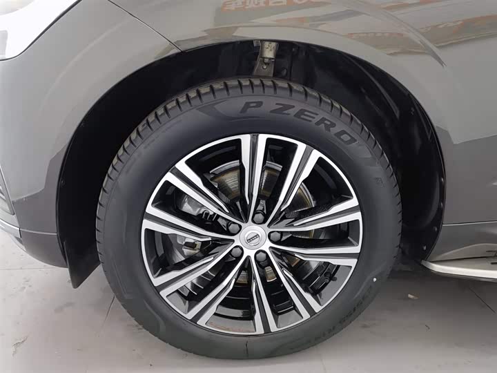 Volvo XC60 2022 B 5 4 WD — фото 17