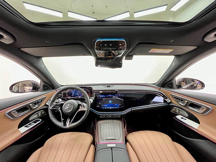 Mercedes-Benz E-Class 2024 E 300 L Luxury — фото 15