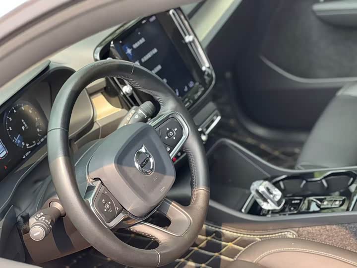 Volvo XC40 2020 T 4 WD — фото 10