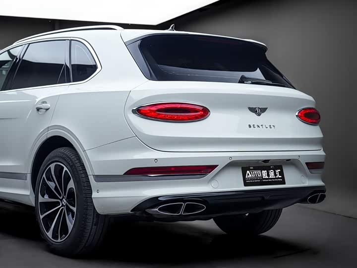 Bentley Bentayga — фото 8