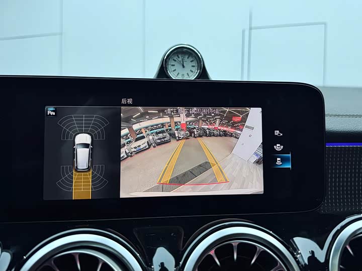 Mercedes-Benz GLB 2021 GLB 200 — фото 14
