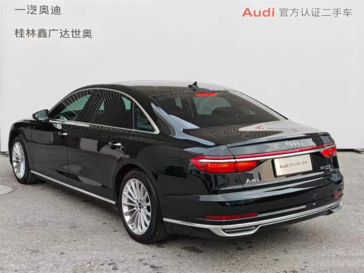 Audi A8 2021 A 8 L 50 TFSI quattro Comfort — фото 4