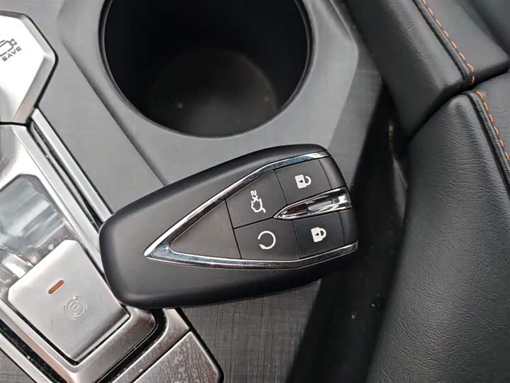 Changan UNI-V 2023 1.5 T Premium — фото 9