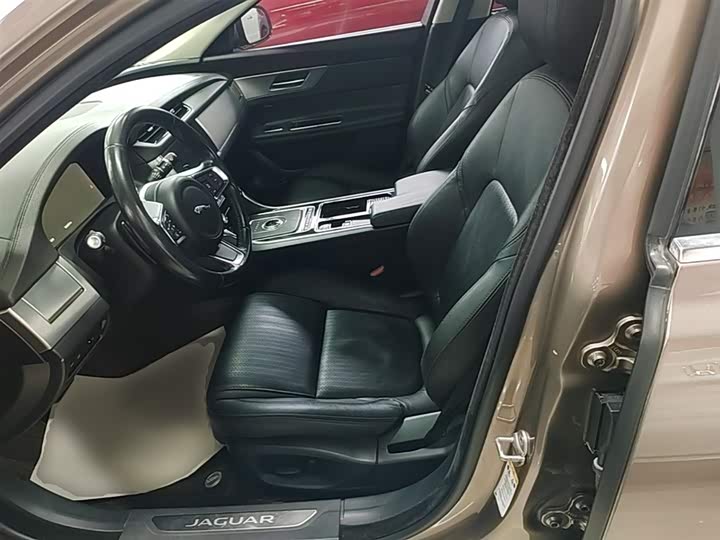Jaguar XFL 2018 XFL 2.0 T 250 PS — фото 15