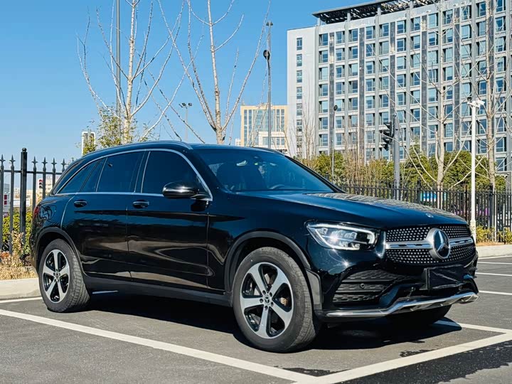 Mercedes-Benz GLC 2022 GLC 260 L 4 MATIC Luxury — фото 3