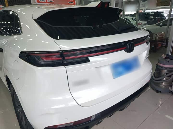 Changan UNI-K 2023 2.0 T 2 WD — фото 6