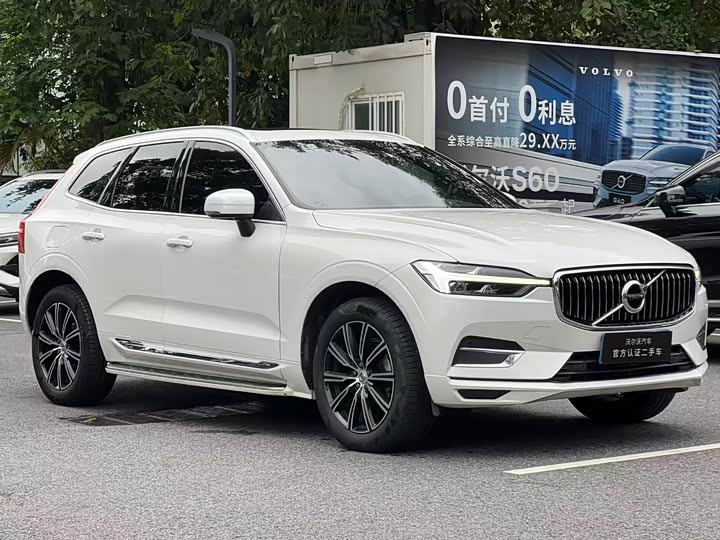 Volvo XC60 2021 T 5 4 WD — фото 3