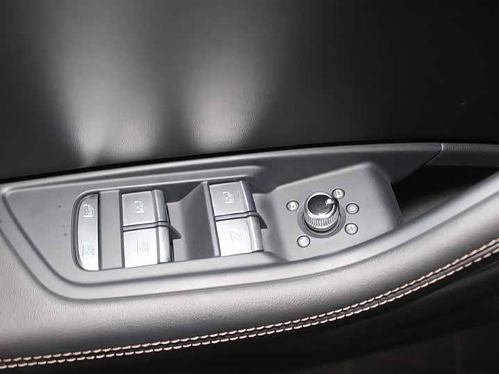 Audi A4L 2024 40 TFSI quattro RS — фото 8