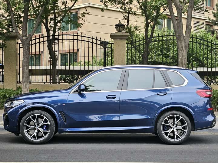 BMW X5 2019 x Drive 40i M — фото 2