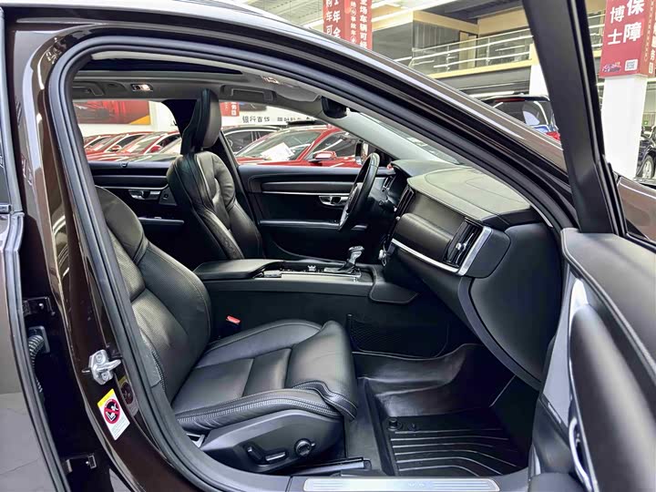 Volvo V90 2017 Cross Country T 5 AWD — фото 7