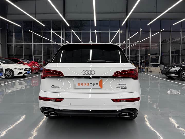 Audi Q5L 2023 40 T — фото 14