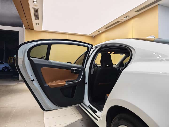 Volvo S60 2018 S 60 L T 3 — фото 20